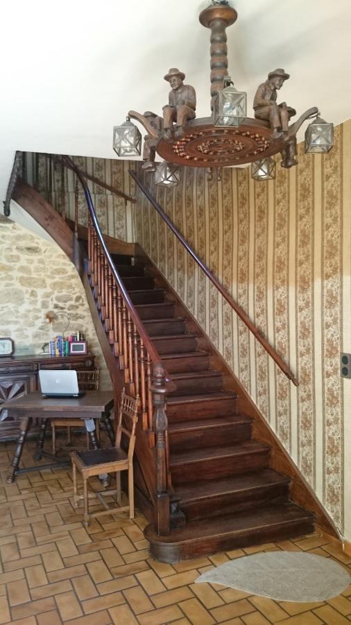 Rue Du Chateau Lalinde Bagian luar foto