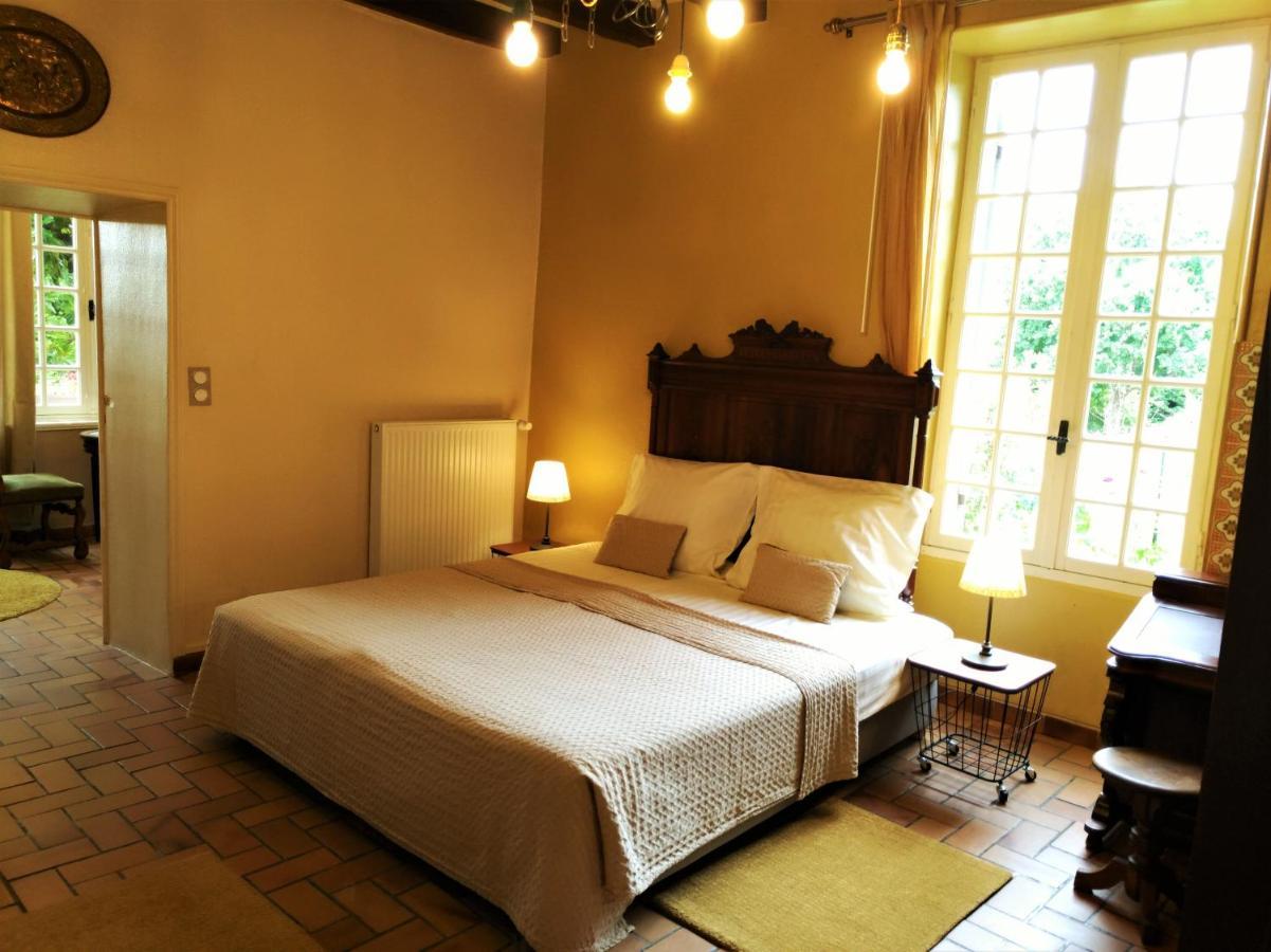 Rue Du Chateau Lalinde Bagian luar foto