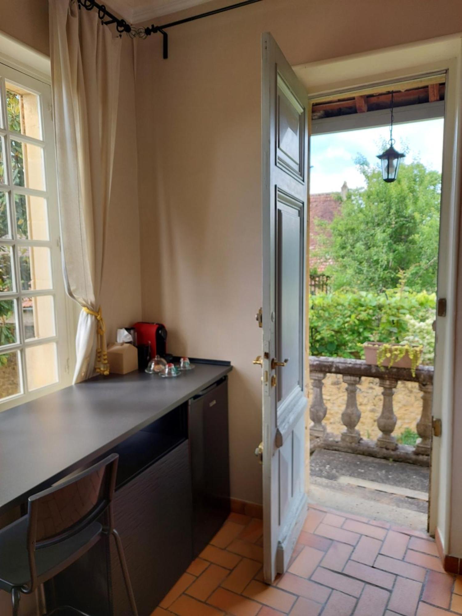 Rue Du Chateau Lalinde Bagian luar foto